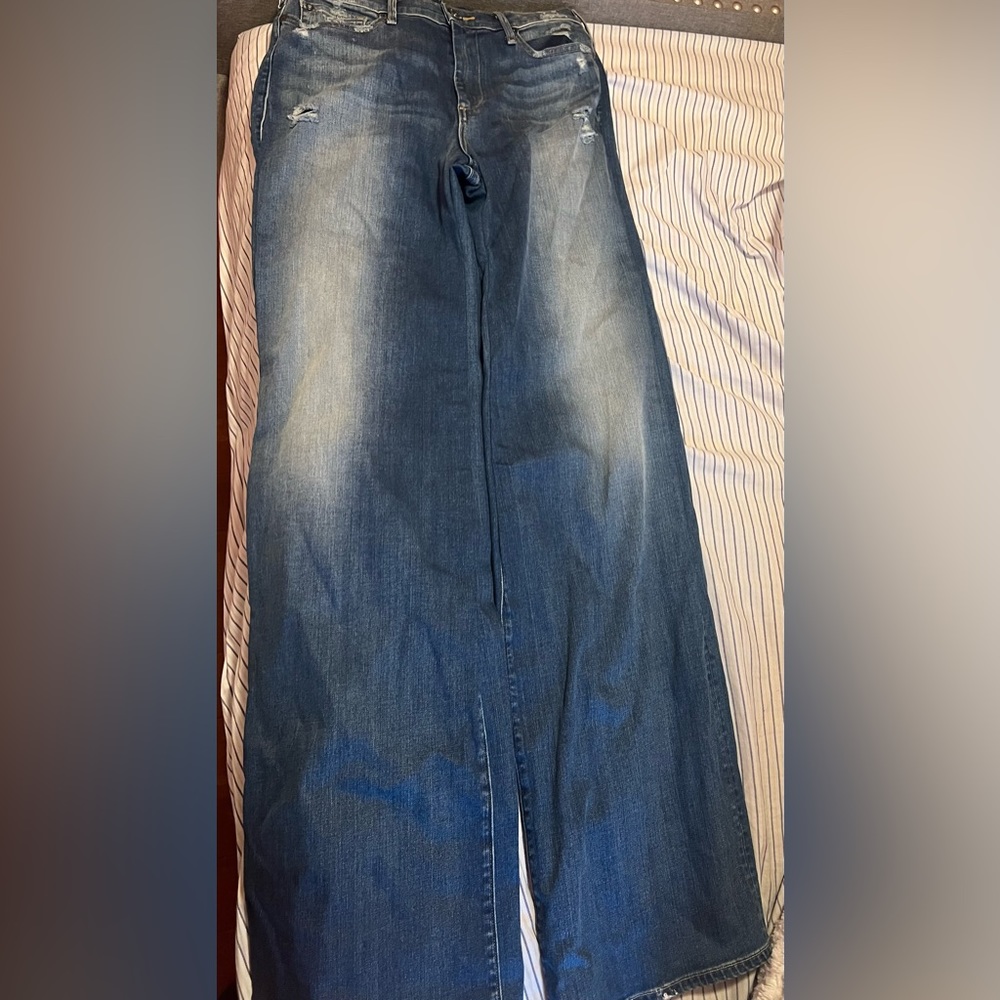 TRUE RELIGION BELLBOTTOM JEANS NEVER WORN